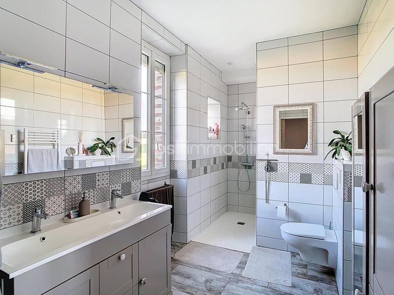 Maison - 194 m² - 7 pièces