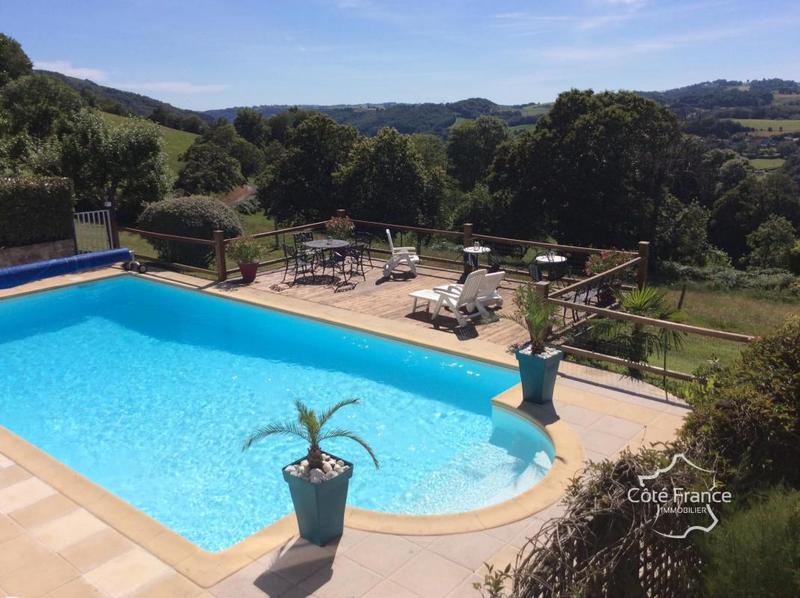 Propriété - 265 m² - 11 pièces