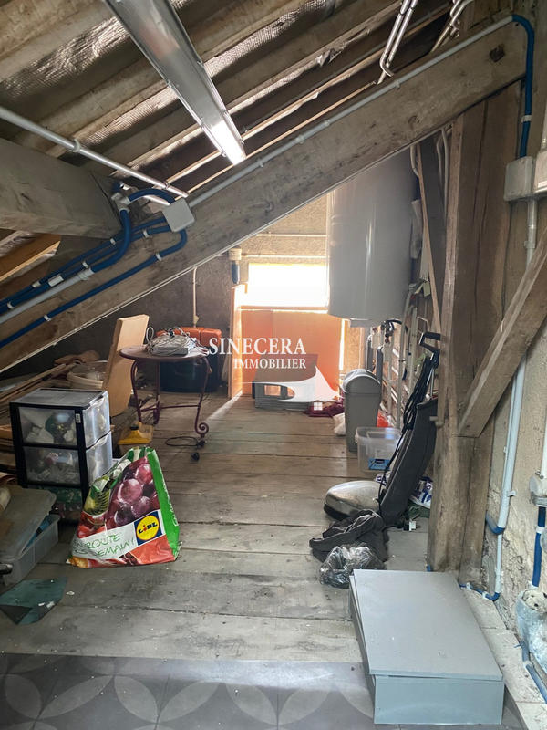 Maison - 220 m² - 7 pièces