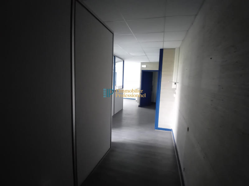 Local d'activités - 1 072 m²