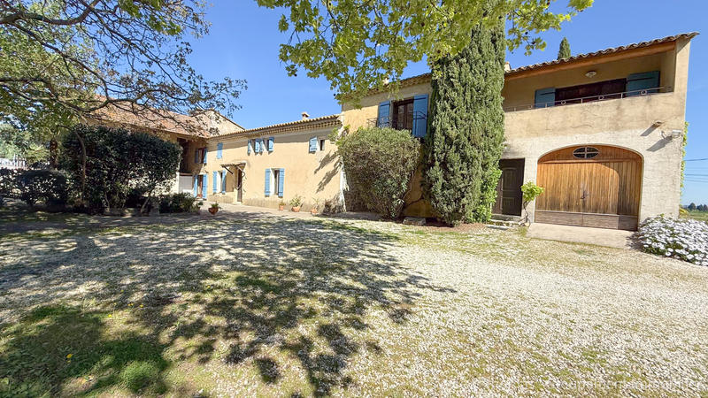 Mas - 264 m² - 8 pièces