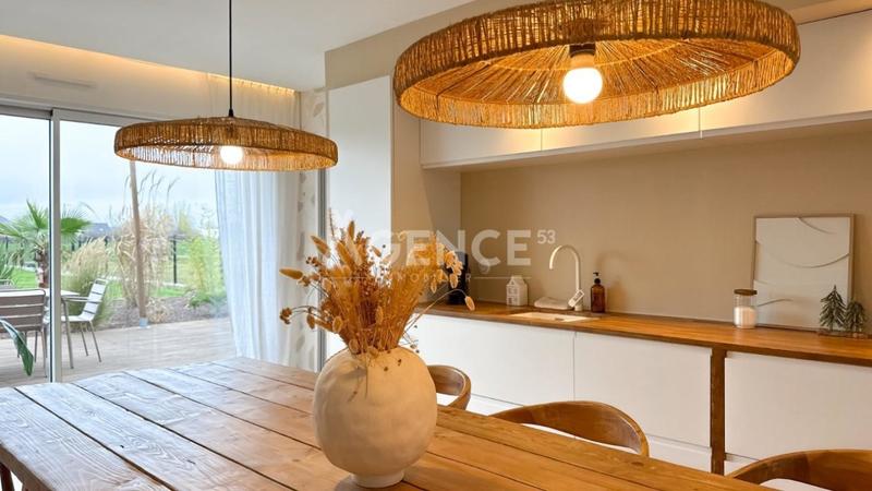 Maison - 136 m² - 5 pièces