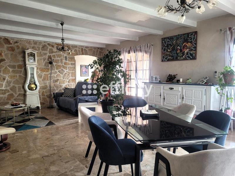 Maison - 185 m² - 6 pièces