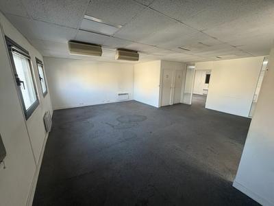 Entrepôt - 1 421 m²