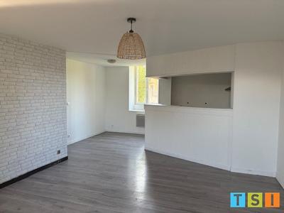 Maison - 99 m² - 5 pièces