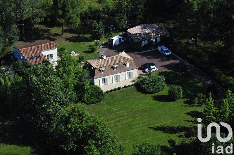 Maison - 166 m² - 8 pièces