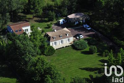 Maison - 166 m² - 8 pièces