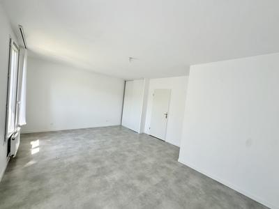 Maison - 84 m² - 4 pièces