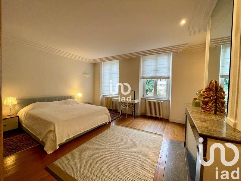 Maison - 527 m² - 5 pièces