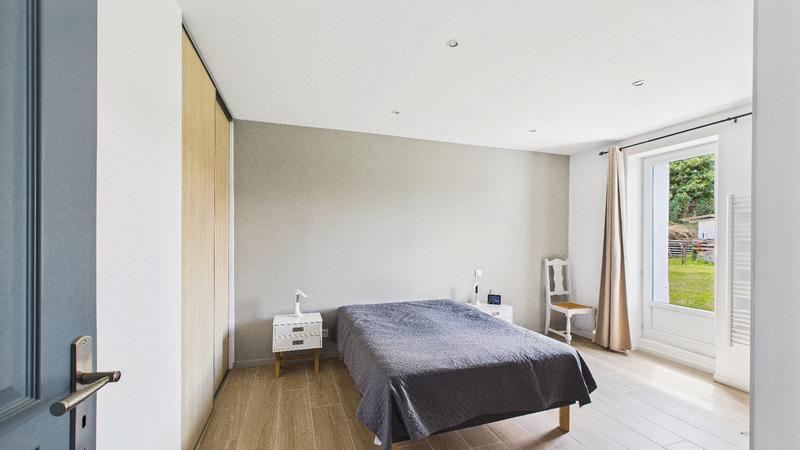 Maison - 210 m² - 7 pièces