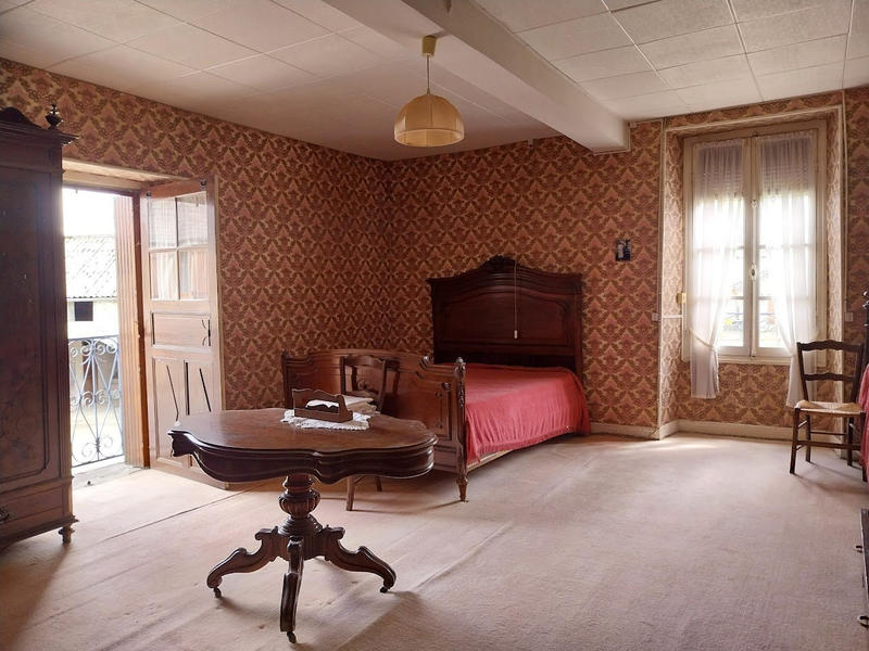 Maison - 180 m² - 6 pièces