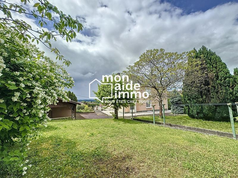 Maison - 300 m² - 15 pièces