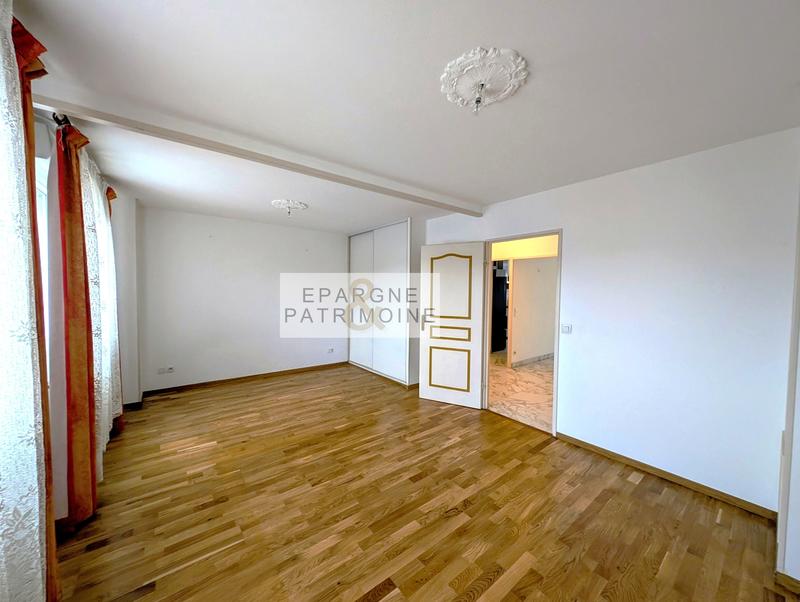 Appartement - 82 m² - 4 pièces
