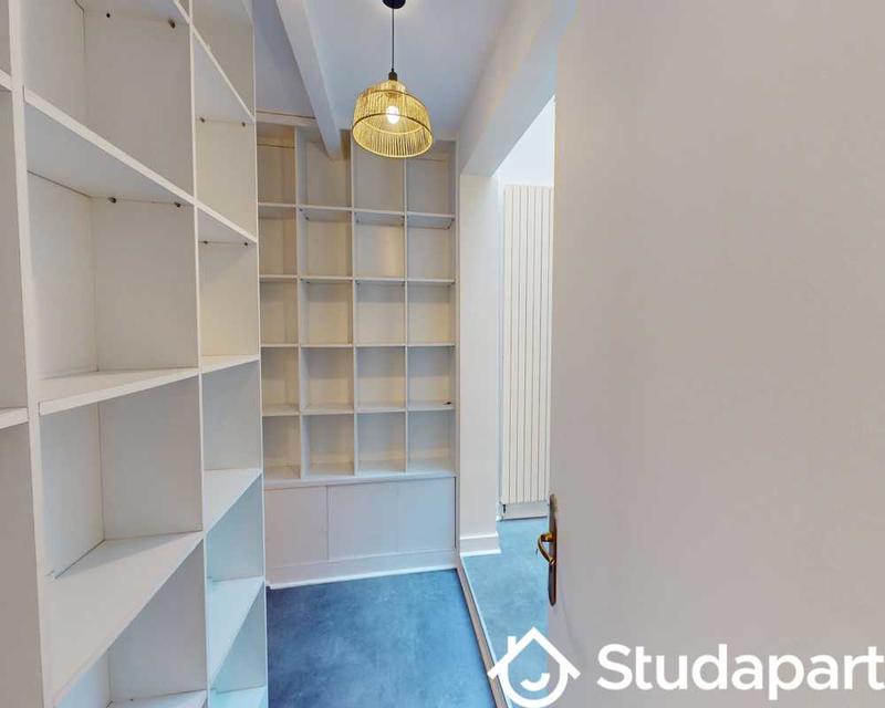 Chambre - 120 m² - 1 pièce