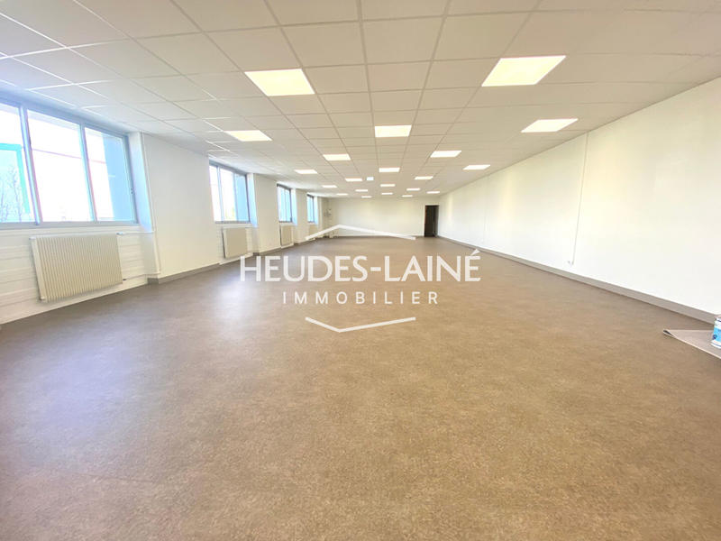 Local d'activités - 194 m²