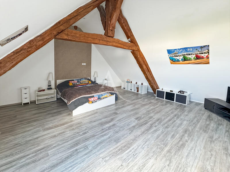 Maison - 270 m² - 8 pièces