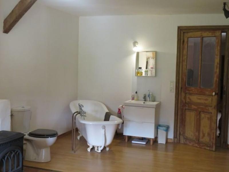 Maison - 1 500 m² - 40 pièces