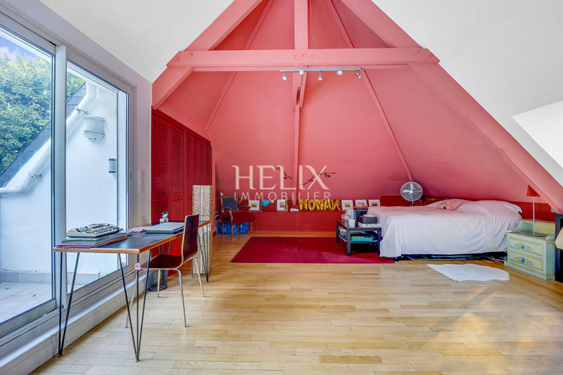 Maison - 410 m² - 10 pièces