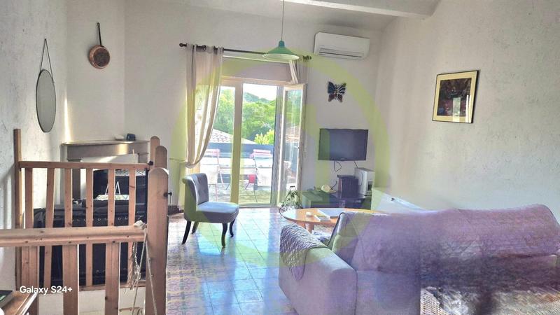 Maison - 98 m² - 4 pièces