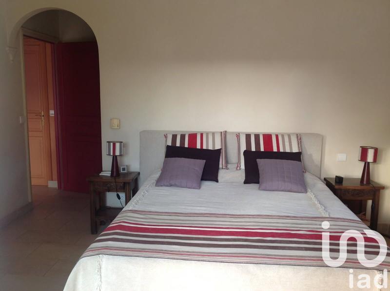 Maison - 200 m² - 9 pièces