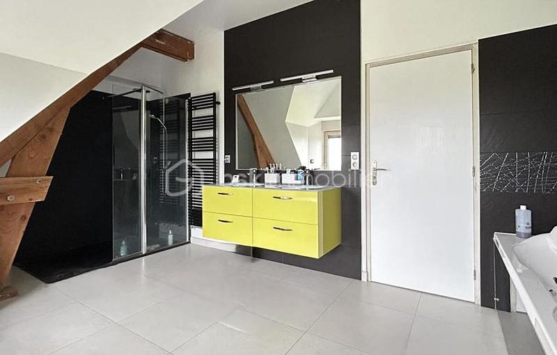 Maison en pierre - 275 m² - 8 pièces