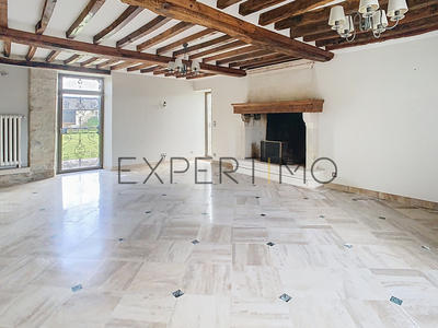 Maison - 240 m² - 9 pièces