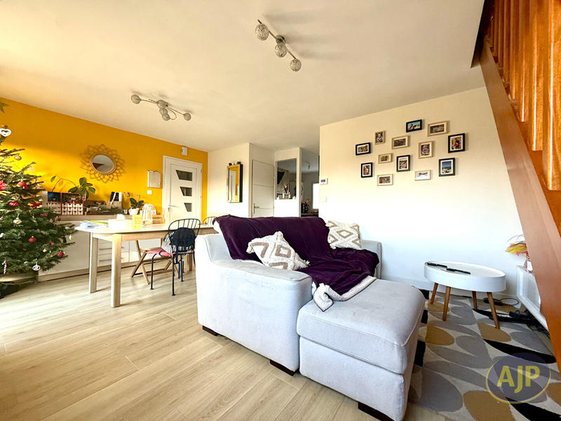 Maison - 104 m² - 6 pièces