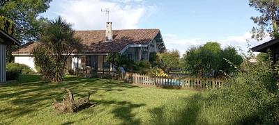 Maison - 186 m² - 8 pièces