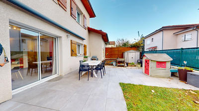 Maison - 90 m² - 5 pièces