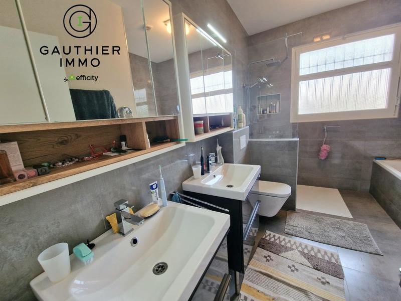 Villa - 182 m² - 6 pièces