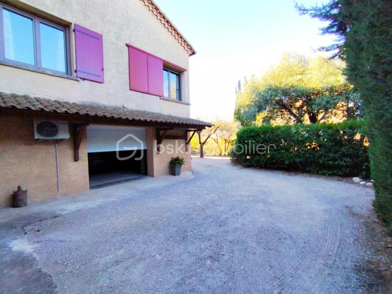 Demeure - 208 m² - 10 pièces