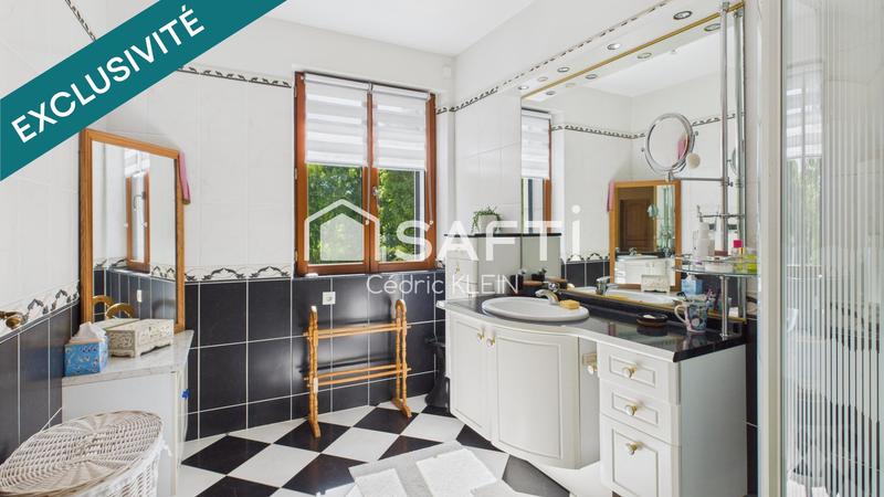 Maison - 280 m² - 8 pièces