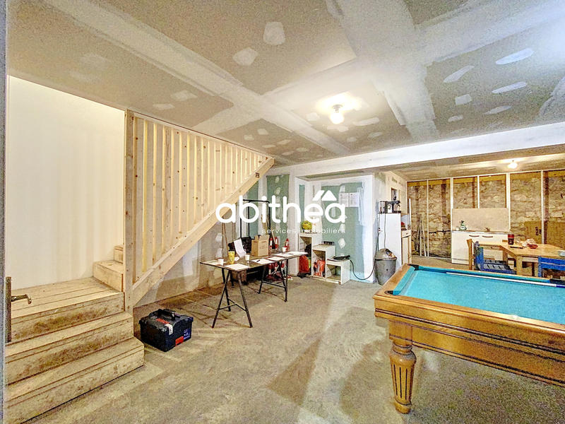 Maison - 335 m² - 6 pièces