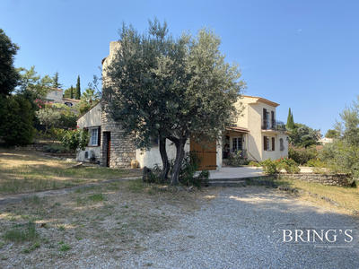Villa - 181 m² - 9 pièces