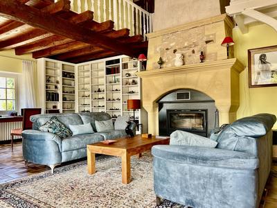 Appartement - 221 m² - 6 pièces