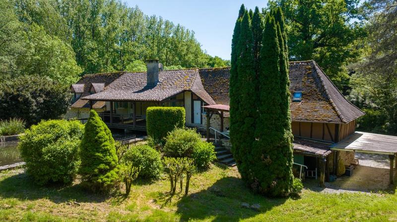 Moulin - 272 m² - 12 pièces