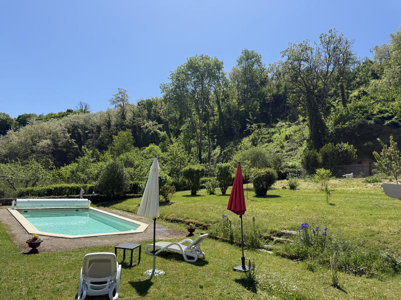 Maison - 235 m² - 8 pièces