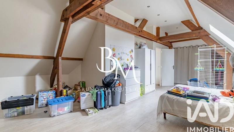 Maison - 230 m² - 7 pièces