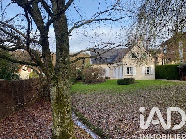 Maison - 242 m² - 7 pièces