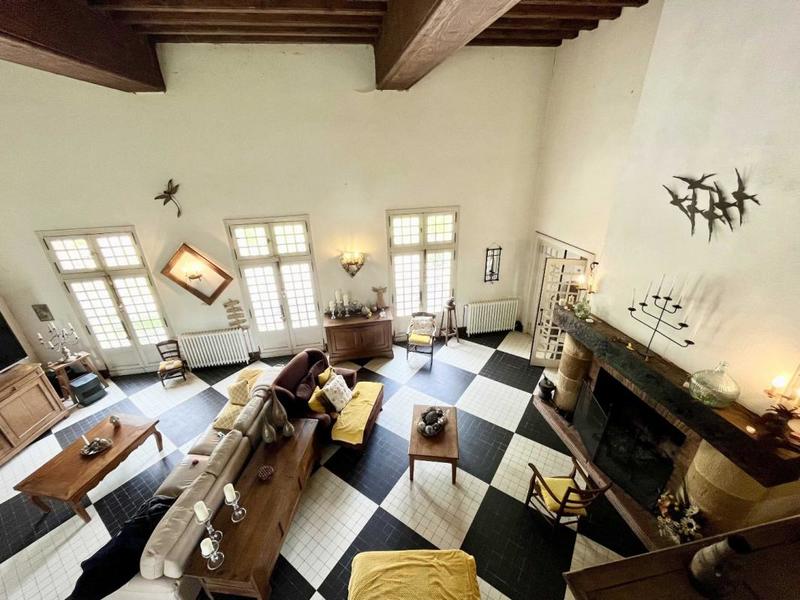 Maison - 388 m² - 15 pièces