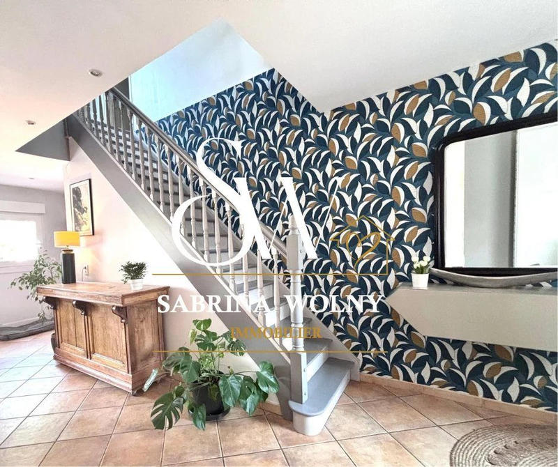 Maison traditionnelle - 195 m² - 6 pièces