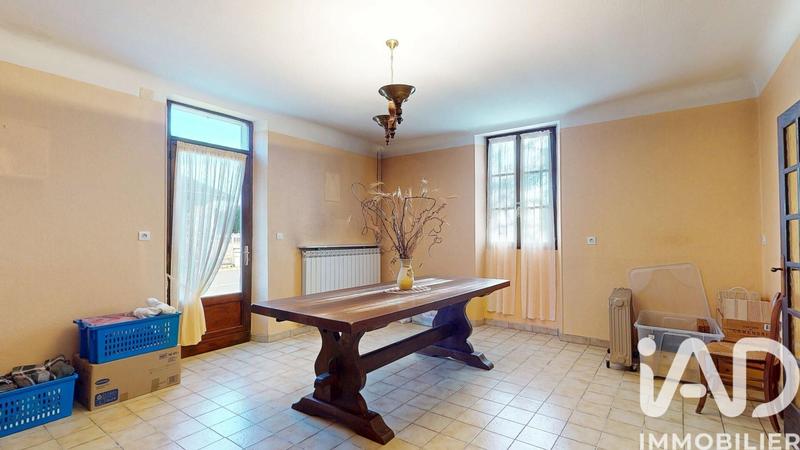 Maison - 216 m² - 8 pièces