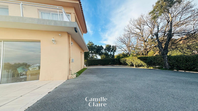 Villa - 240 m² - 10 pièces