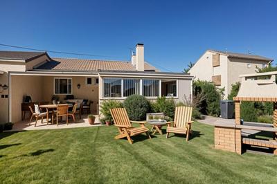 Maison traditionnelle - 90 m² - 4 pièces