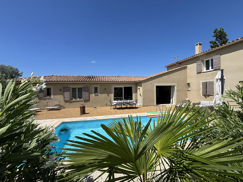 Maison - 180 m² - 6 pièces