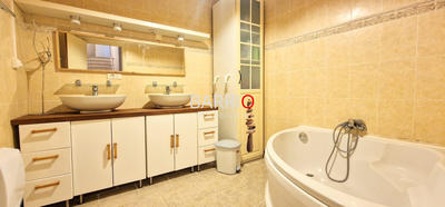 Appartement - 80 m² - 3 pièces