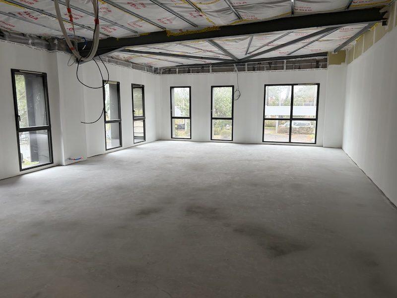 Local commercial - 630 m² - 4 pièces