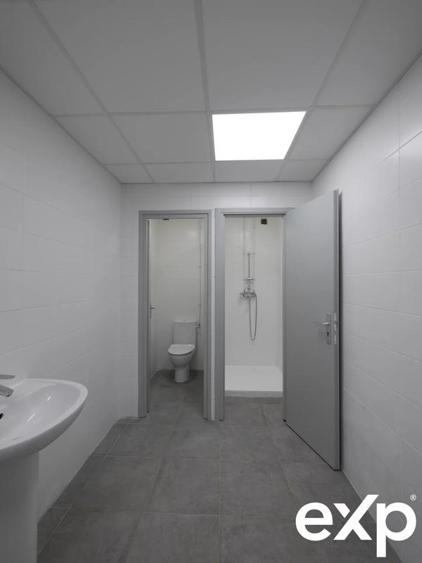 Local d'activités - 490 m² - 3 pièces