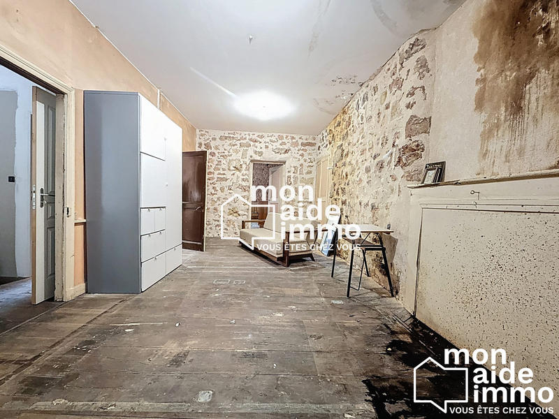 Maison - 300 m² - 12 pièces