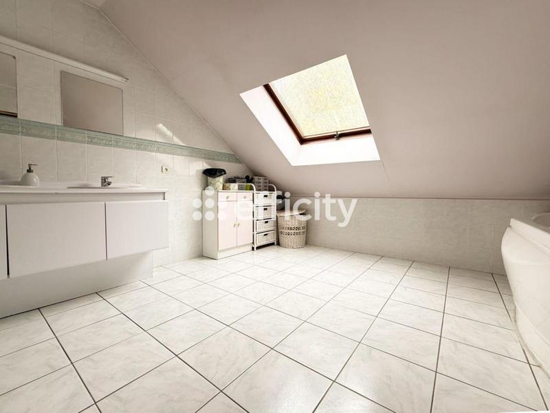 Maison - 155 m² - 6 pièces